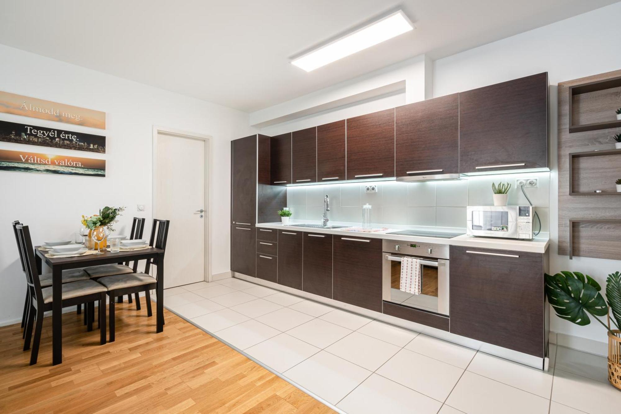 Home Of Serenity - 2 Bdr, Free Parking And Terrace Budapeste Exterior foto