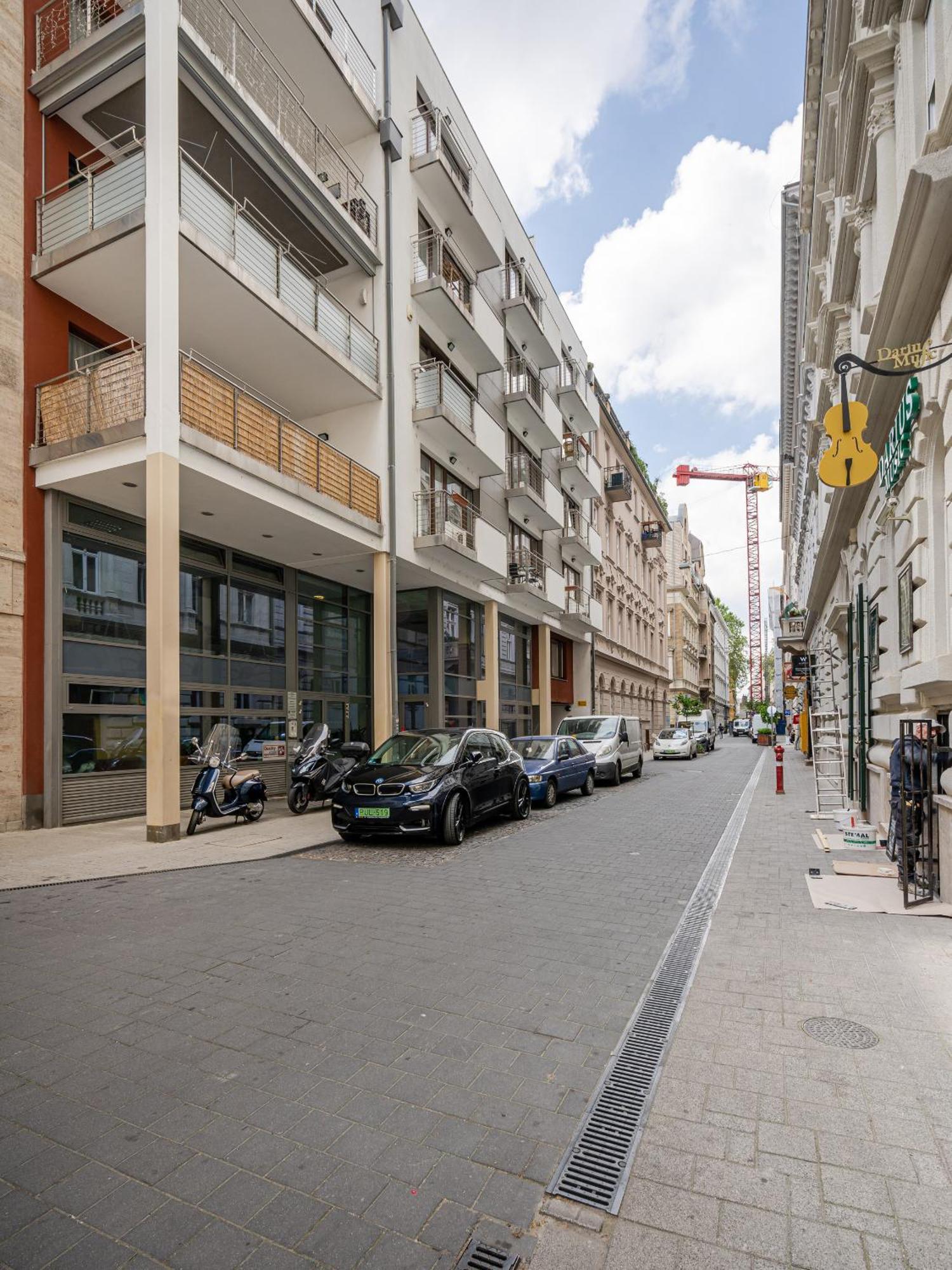 Home Of Serenity - 2 Bdr, Free Parking And Terrace Budapeste Exterior foto