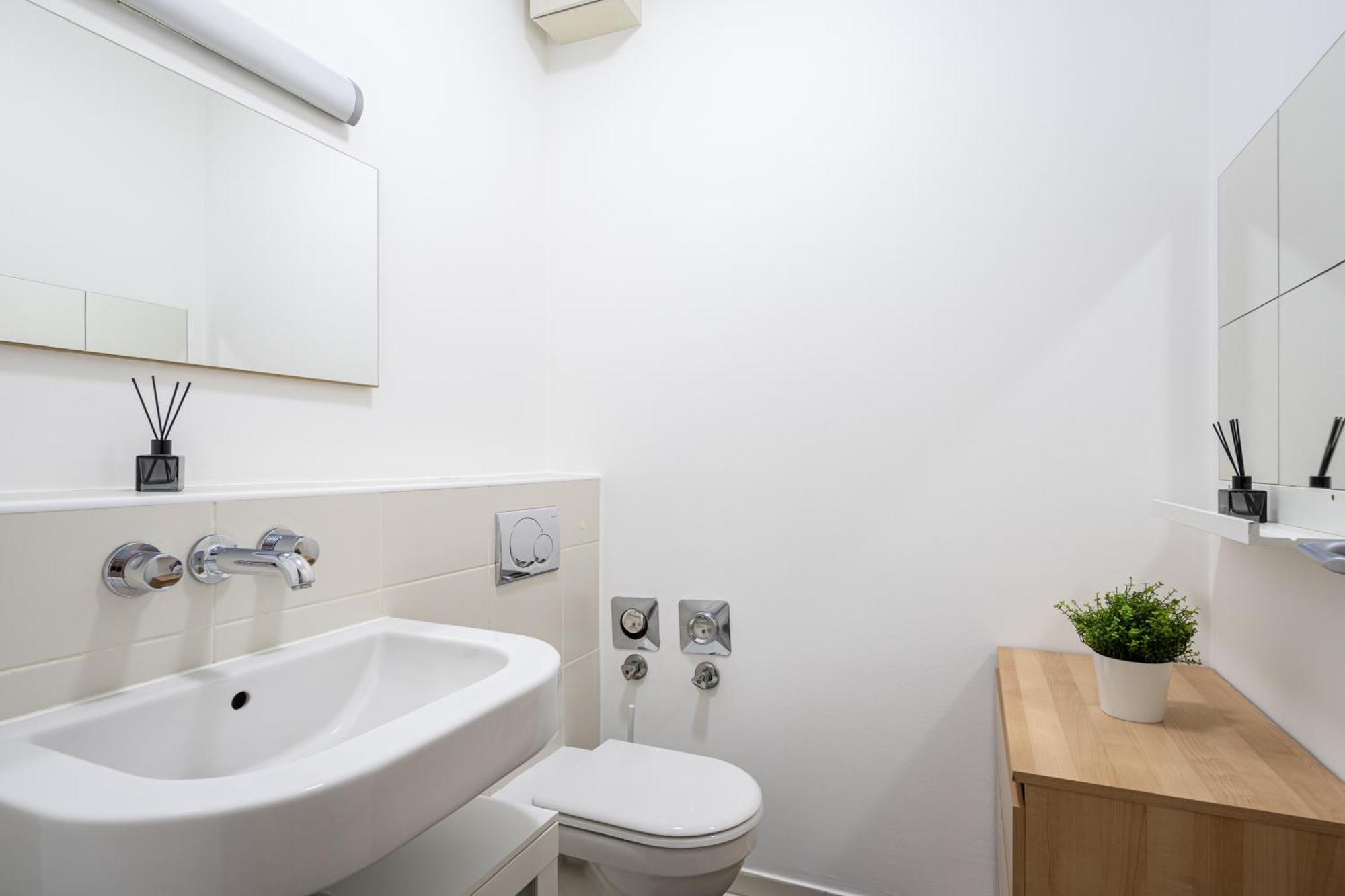 Home Of Serenity - 2 Bdr, Free Parking And Terrace Budapeste Exterior foto