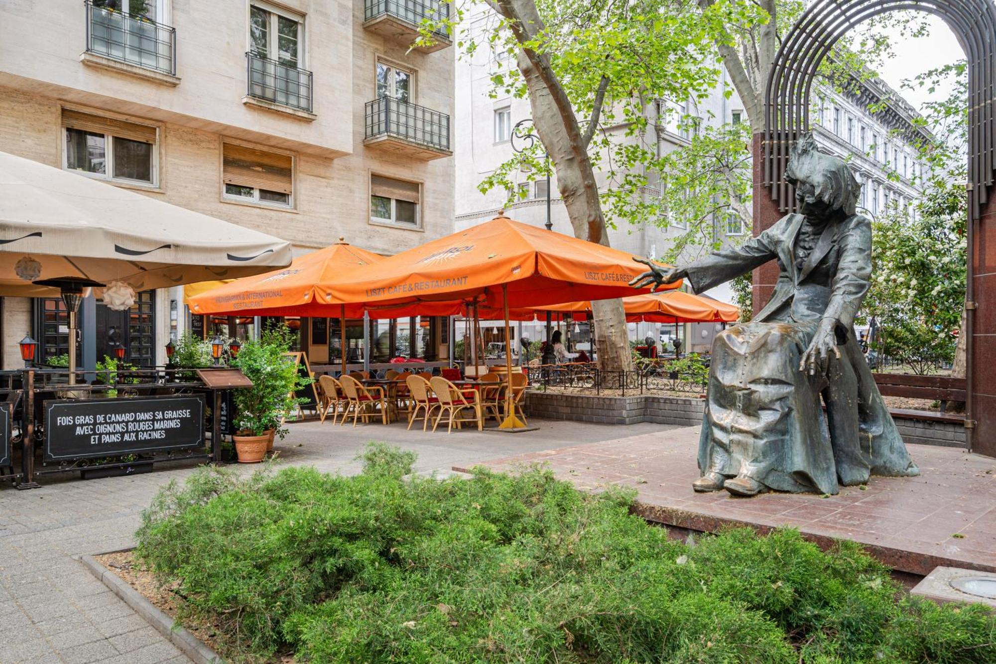 Home Of Serenity - 2 Bdr, Free Parking And Terrace Budapeste Exterior foto